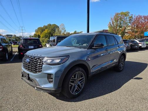 2025 Ford Explorer ST-Line