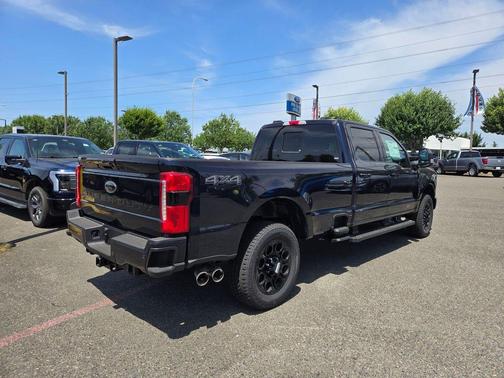 2025 Ford F-350 Lariat Super Duty