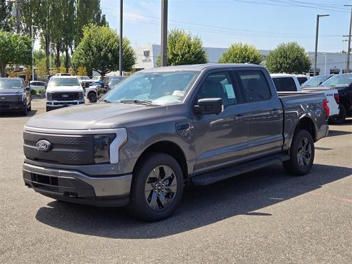 2025 Ford F-150 Lightning Flash
