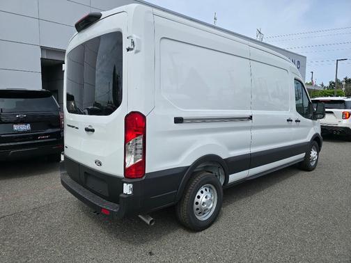 Oxford White 2026 Ford Transit-250 148 WB Medium Roof Cargo