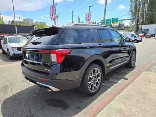 2025 Ford Explorer Platinum