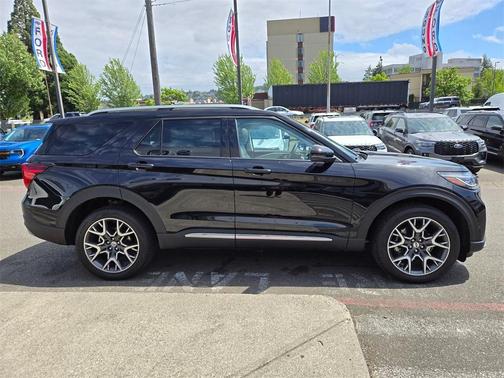 2025 Ford Explorer Platinum