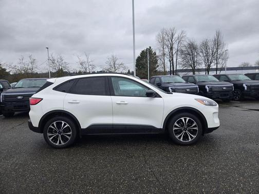2022 Ford Escape SE