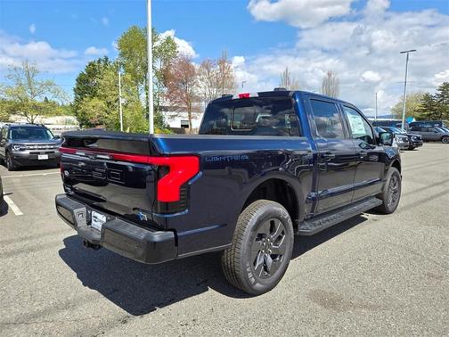 2025 Ford F-150 Lightning LARIAT