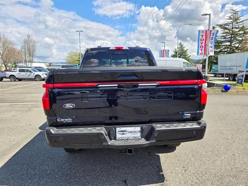 2025 Ford F-150 Lightning LARIAT