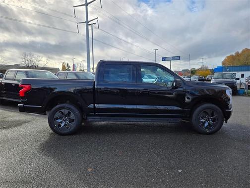 2025 Ford F-150 Lightning Flash