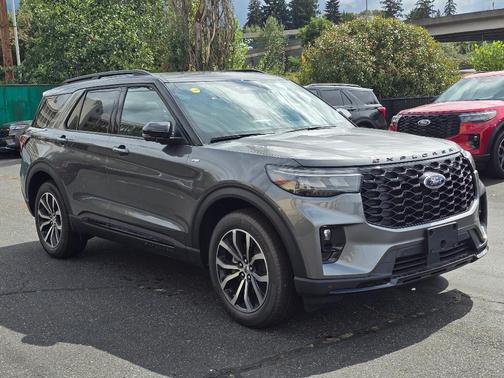 Carbonized Gray Metallic 2026 Ford Explorer ST-Line