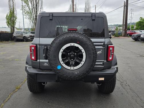 Carbonized Gray Metallic 2026 Ford Bronco Badlands