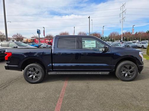 2025 Ford F-150 Lightning LARIAT