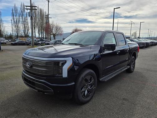 2025 Ford F-150 Lightning LARIAT