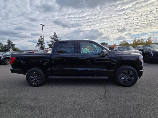 Agate Black Metallic 2025 Ford F-150 Lightning Flash