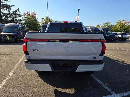 2025 Ford F-150 Lightning LARIAT