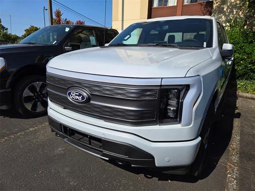 2025 Ford F-150 Lightning LARIAT
