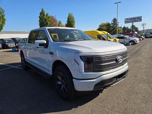2025 Ford F-150 Lightning LARIAT