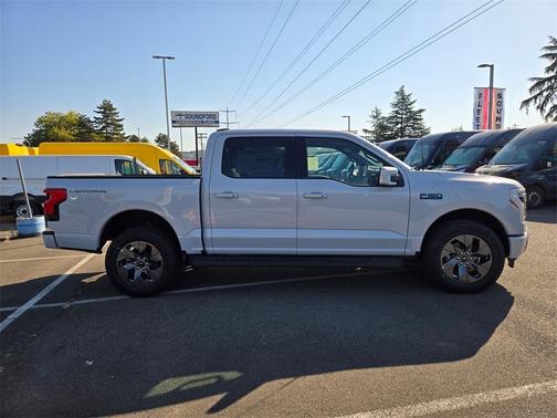 2025 Ford F-150 Lightning LARIAT