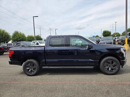 2025 Ford F-150 Lightning Flash