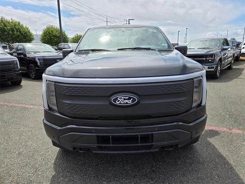 2025 Ford F-150 Lightning Flash