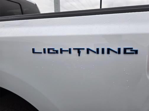 2023 Ford F-150 Lightning LARIAT