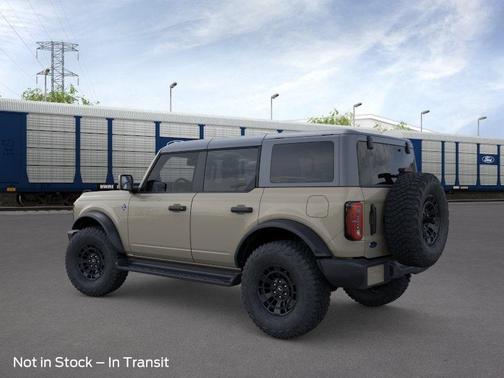 Desert Sand 2026 Ford Bronco Outer Banks