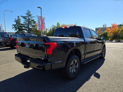 2025 Ford F-150 Lightning Flash