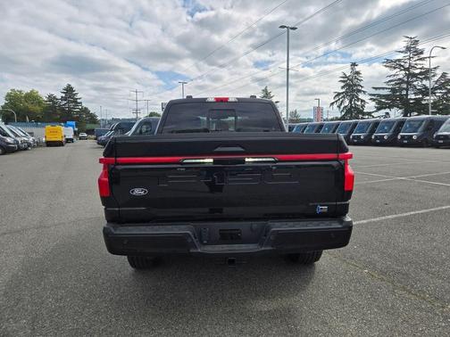 2025 Ford F-150 Lightning Platinum