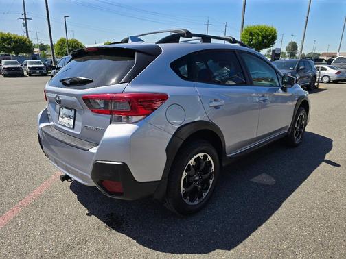 Ice Silver Metallic 2022 Subaru Crosstrek Premium