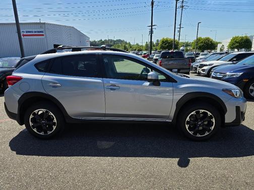 Ice Silver Metallic 2022 Subaru Crosstrek Premium