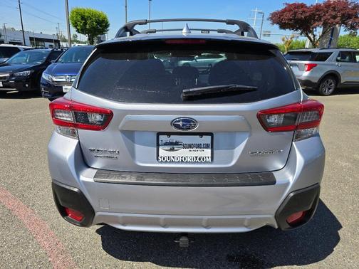 Ice Silver Metallic 2022 Subaru Crosstrek Premium