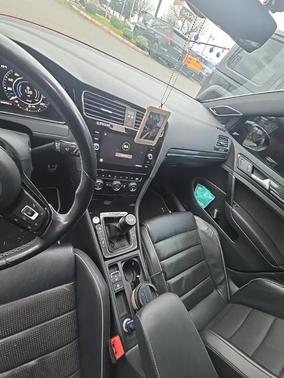 2018 Volkswagen Golf R 2.0T w/DCC & Navigation