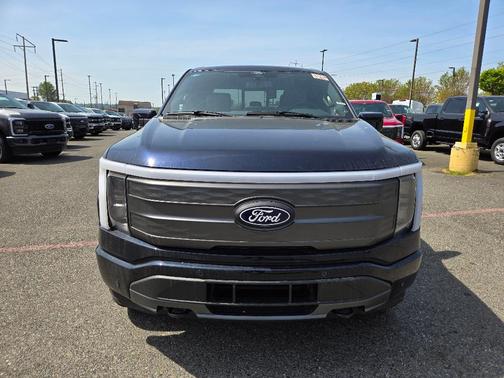 2025 Ford F-150 Lightning LARIAT