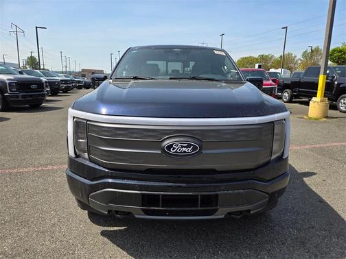 2025 Ford F-150 Lightning LARIAT