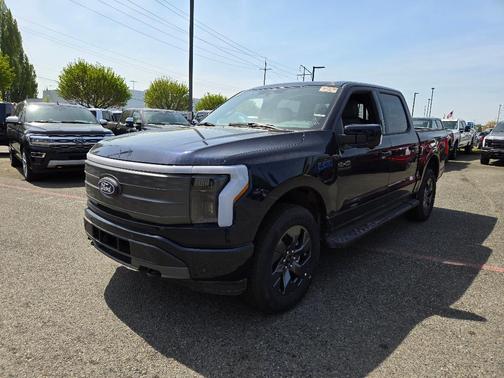 2025 Ford F-150 Lightning LARIAT