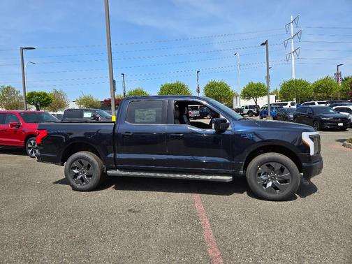 2025 Ford F-150 Lightning LARIAT