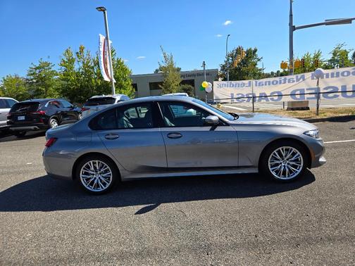 2023 BMW 330 i xDrive