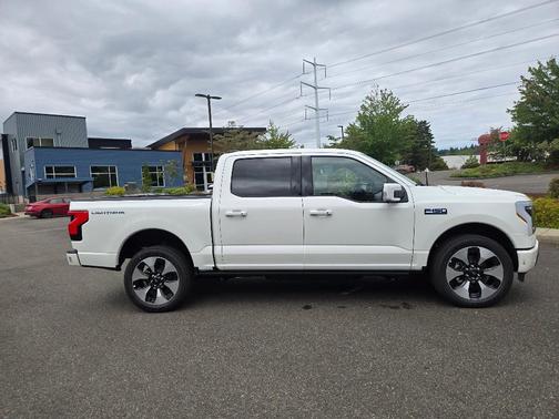 2025 Ford F-150 Lightning Platinum