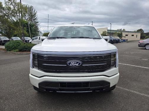 2025 Ford F-150 Lightning Platinum