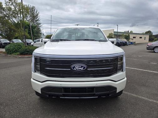 Star White 2025 Ford F-150 Lightning Platinum