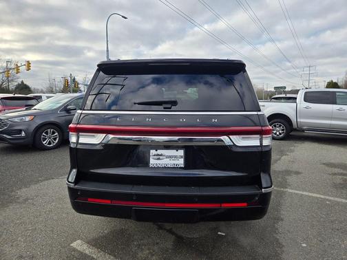 2024 Lincoln Navigator L Premiere