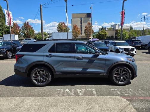2025 Ford Explorer ST