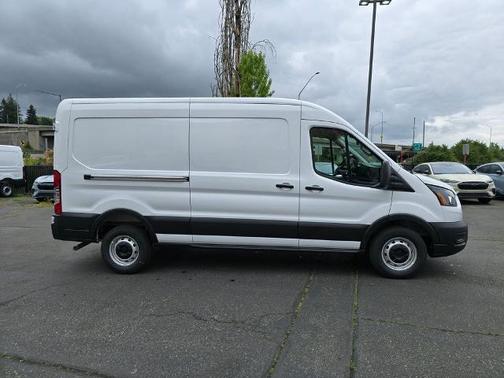 Oxford White 2026 Ford Transit-250 148 WB Medium Roof Cargo