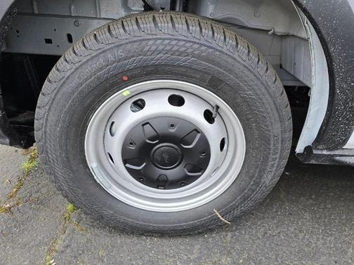 Oxford White 2026 Ford Transit-250 148 WB Medium Roof Cargo