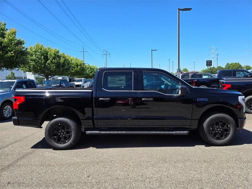 2025 Ford F-150 Lightning XLT