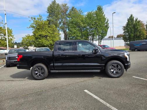 2025 Ford F-150 Lightning LARIAT