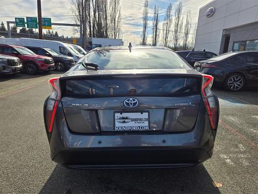 2016 Toyota Prius Four