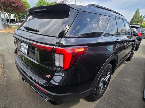 Agate Black 2025 Ford Explorer ST
