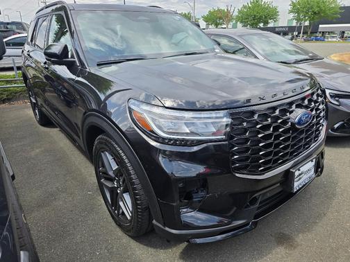 Agate Black 2025 Ford Explorer ST