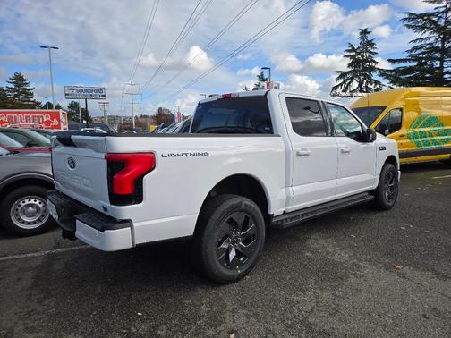 2025 Ford F-150 Lightning Flash
