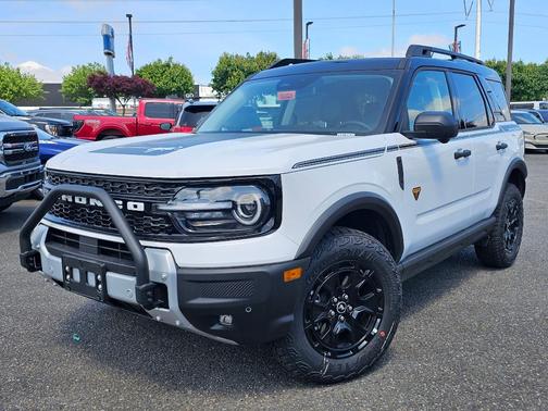 Oxford White 2026 Ford Bronco Sport Badlands