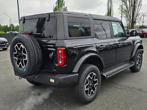 Shadow Black 2026 Ford Bronco Outer Banks