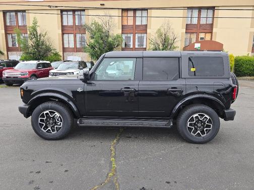 Shadow Black 2026 Ford Bronco Outer Banks